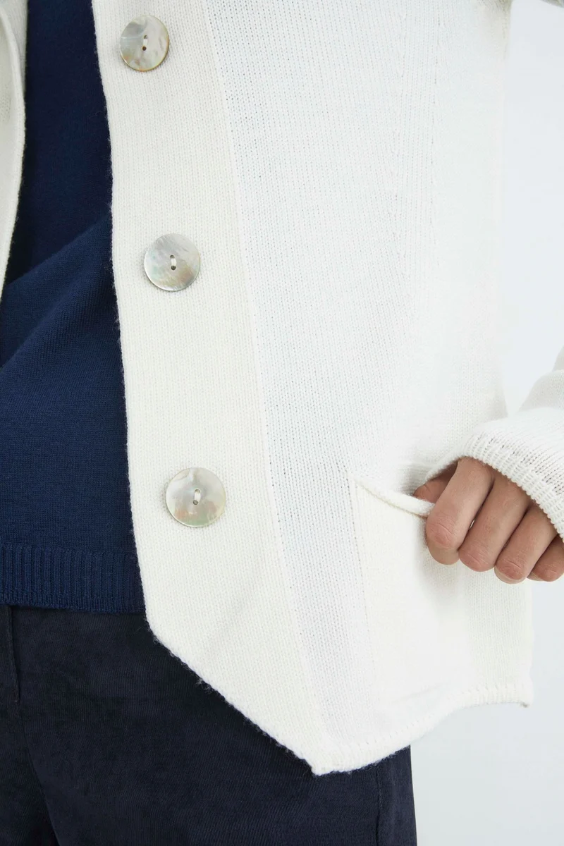 Cardigan in lana con bottoni - ECRU