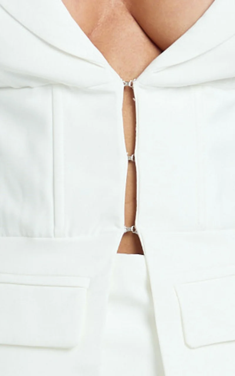 Larah Jacket - Shawl Collar Hook And Eye Fitted Blazer in Cream