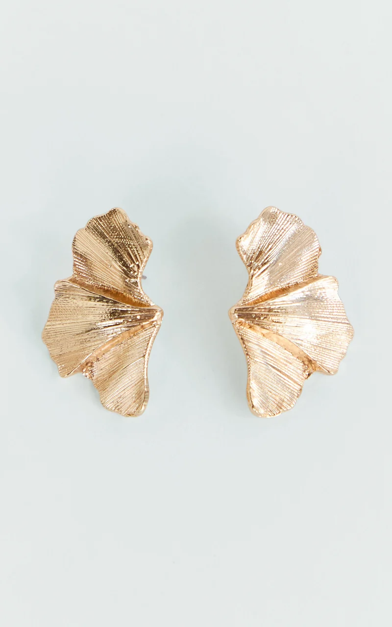 Noa Half Flower Earrings in Gold