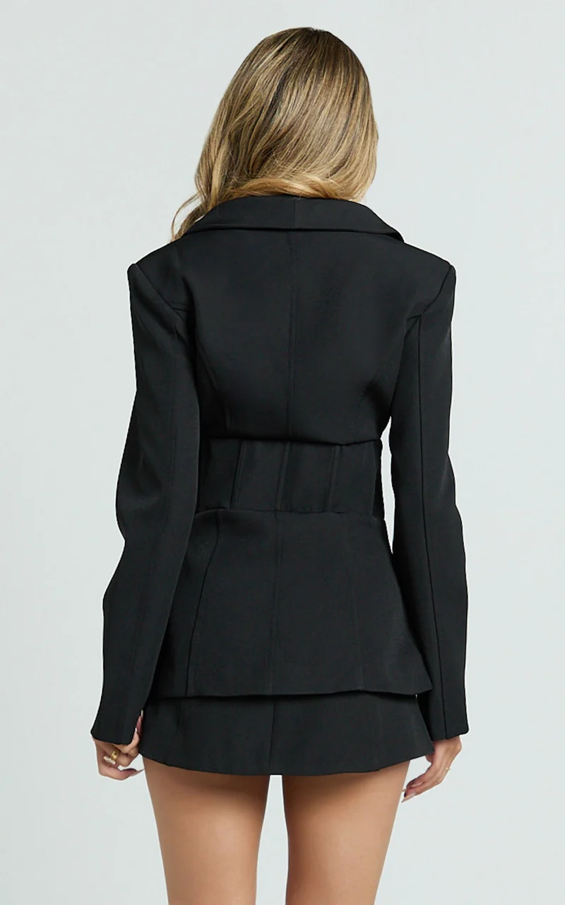 Larah Jacket - Shawl Collar Hook And Eye Fitted Blazer in Black