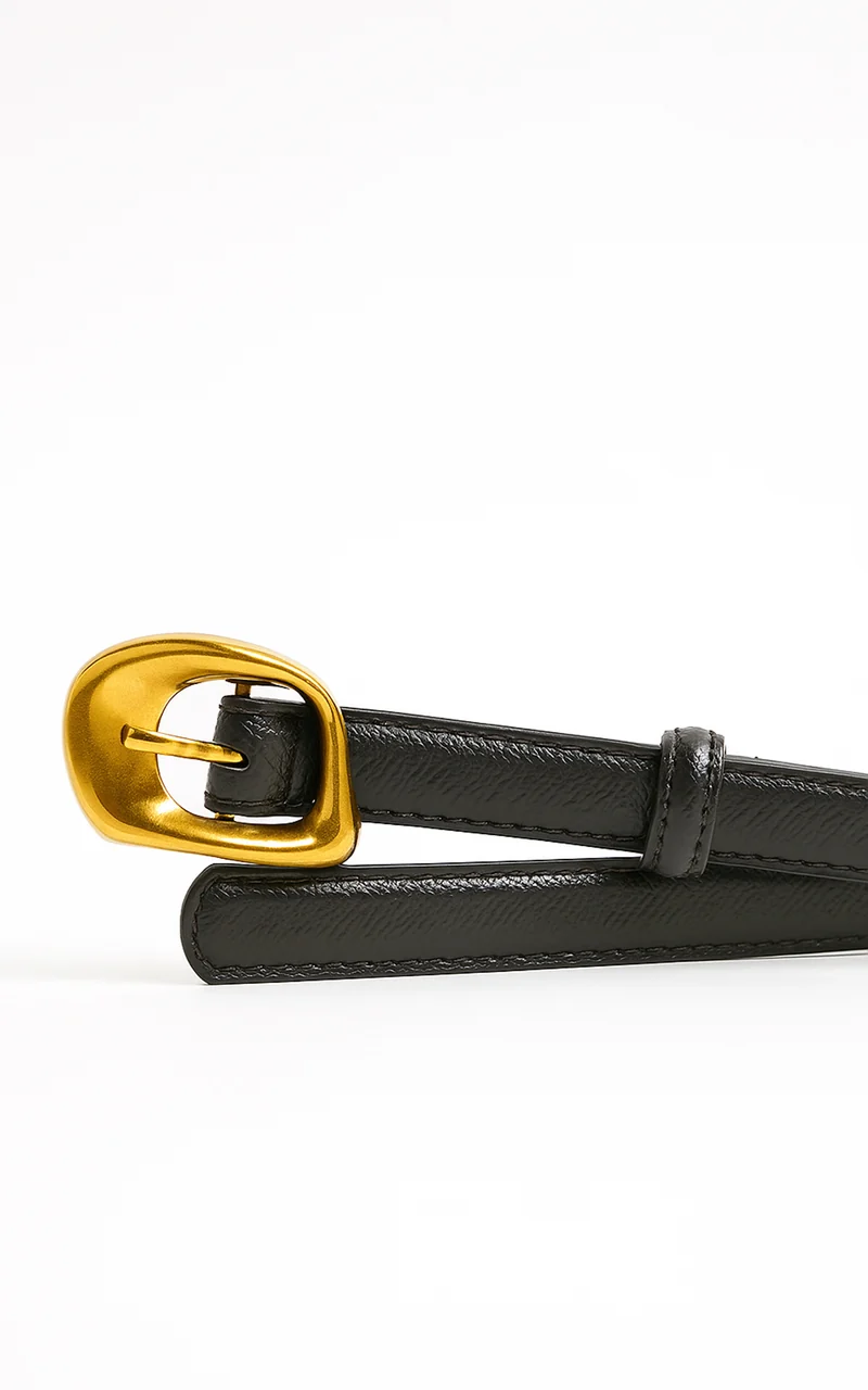 Chantelle Belt - Thin Buckle Belt in Black