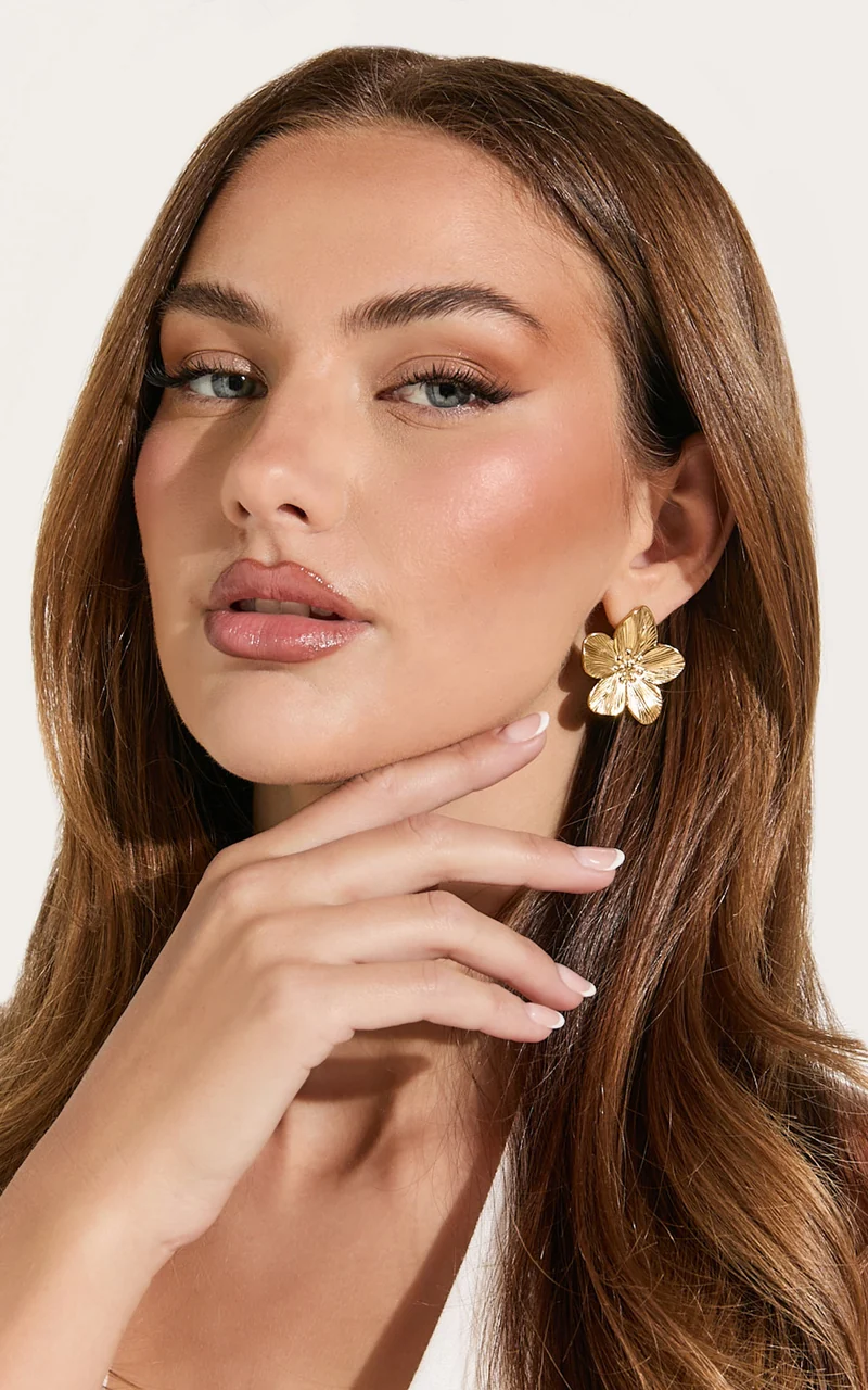 Paola Earrings - Flower Stud Earrings in Gold