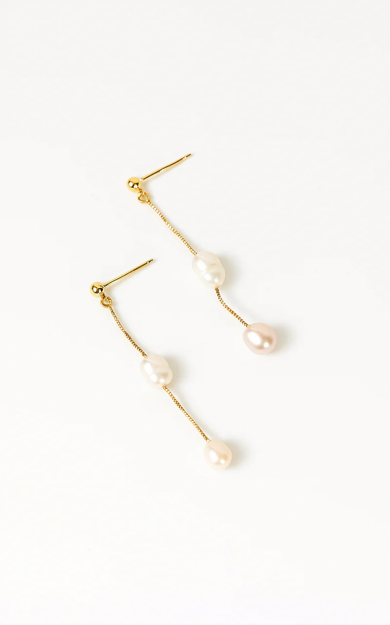 Adriana Earrings - Dainty Drop Pearl Earrings in Pearl/Gold