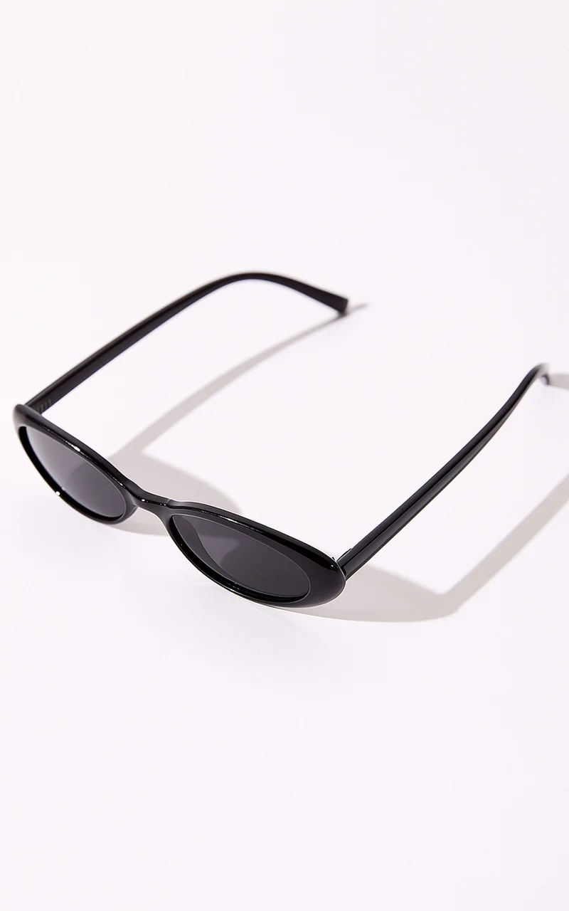 Ezra Thin Oval Sunglasses in Black