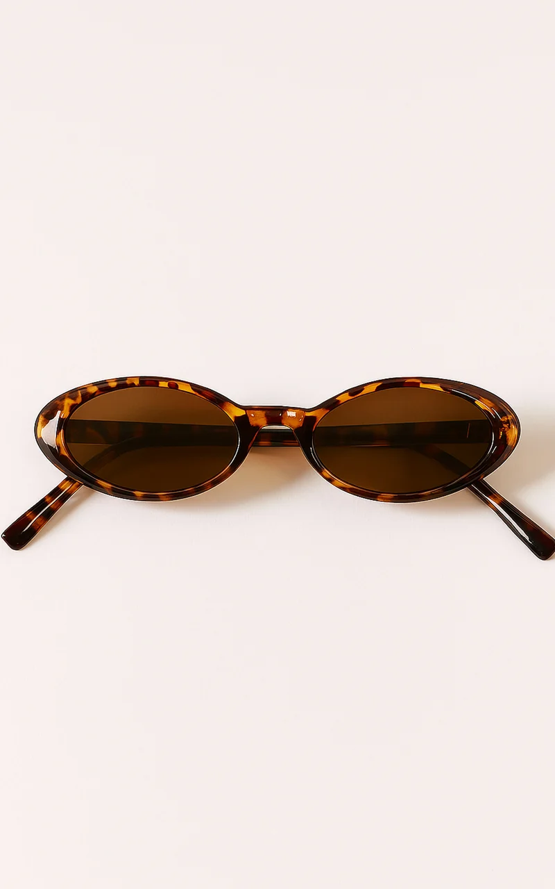 Ezra Thin Oval Sunglasses in Tort