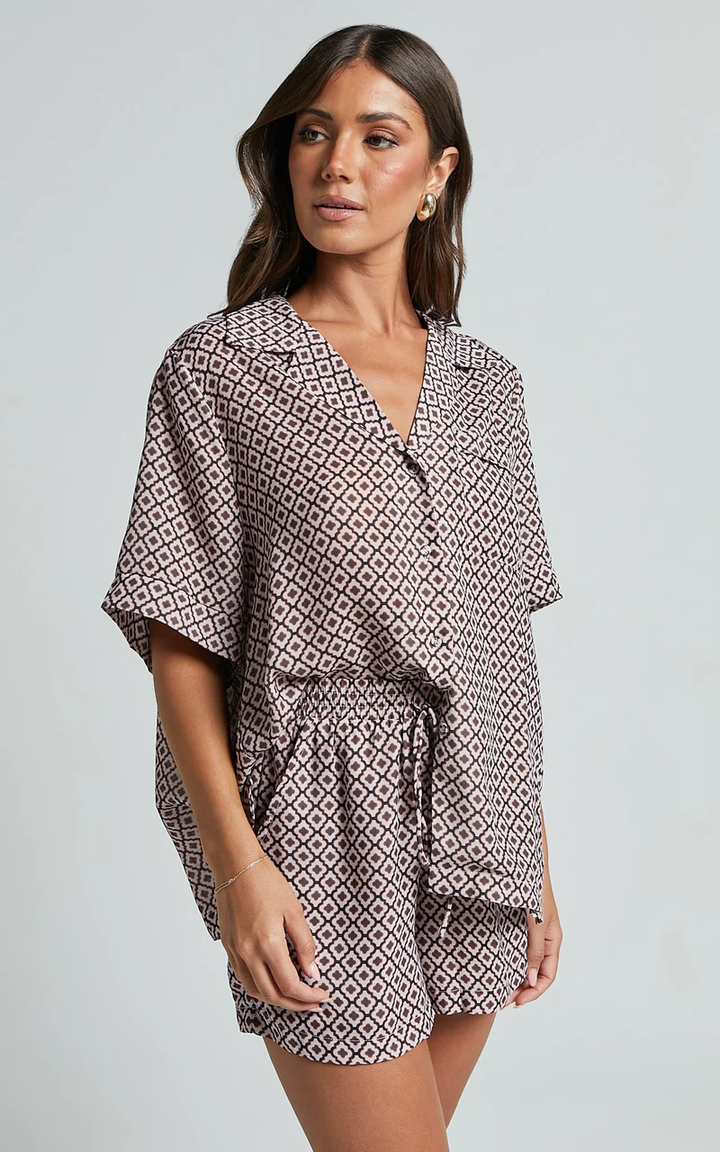 Brunita Shirt - Relaxed Short Sleeve Shirt in Moroccan Geo