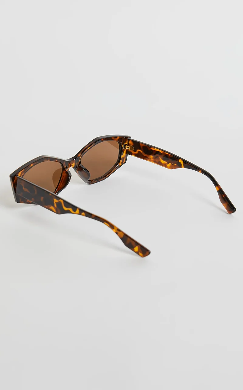 Keisha Sunglasses - Wide Rim Sunglasses in Tort
