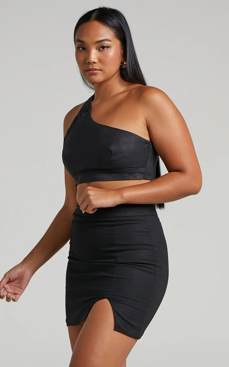 Amalie The Label - Lizzi Linen One Shoulder Tie Back Crop Linen Top in Black