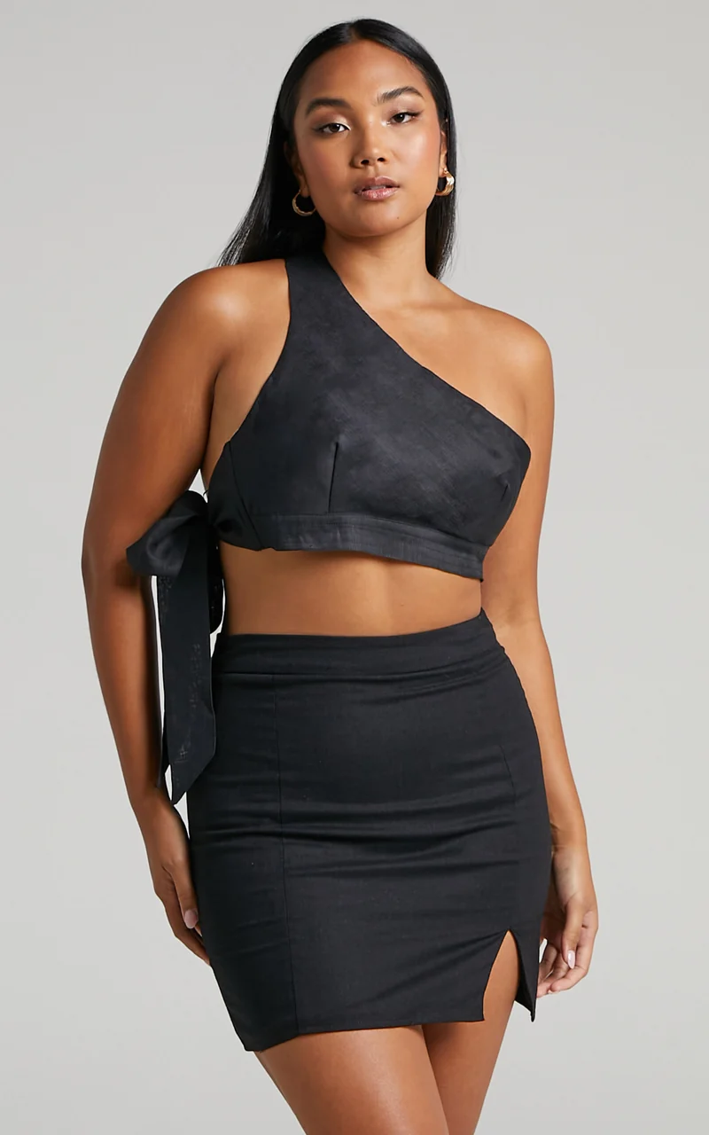 Amalie The Label - Lizzi Linen One Shoulder Tie Back Crop Linen Top in Black