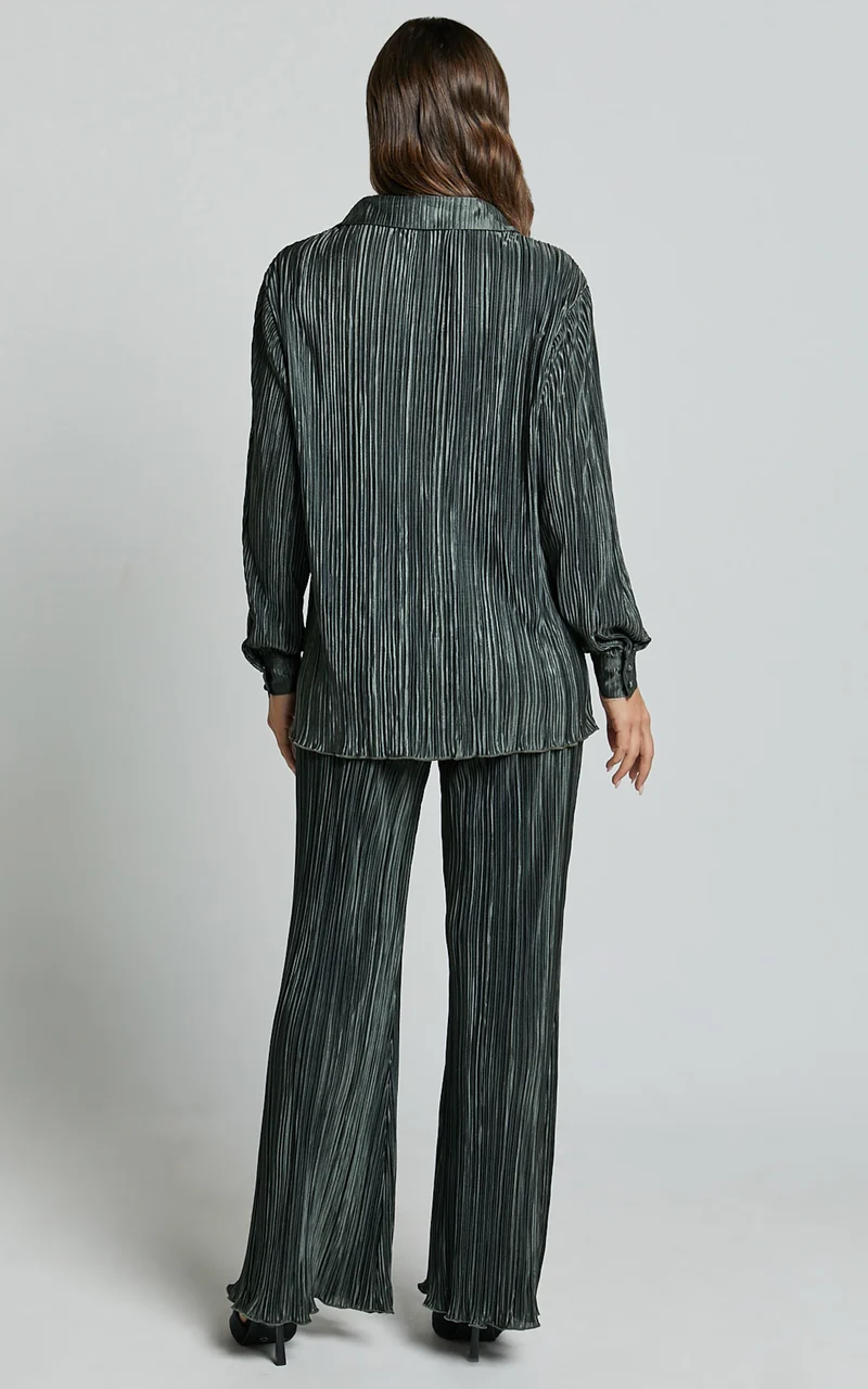 Beca Shirt - Plisse Button Up Shirt in Olive