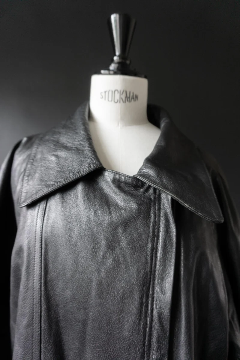 Vintage 90s Avantgarde Ledermantel, asymmetrisch, M–L