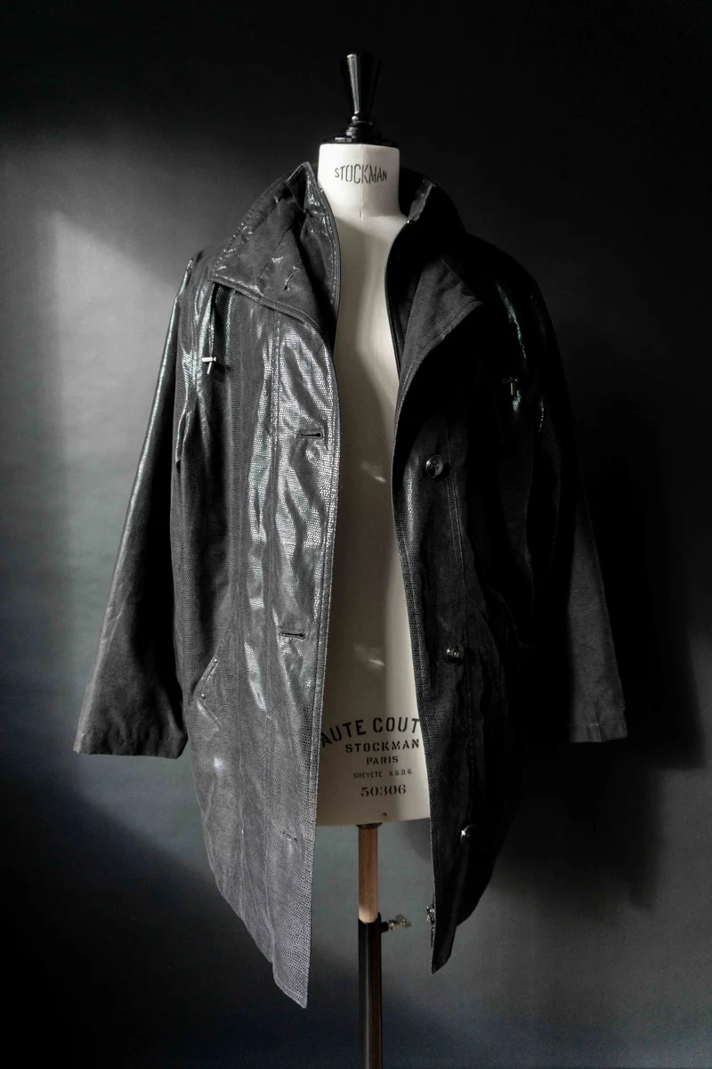 Vintage 90s Shiny Mantel, M–L