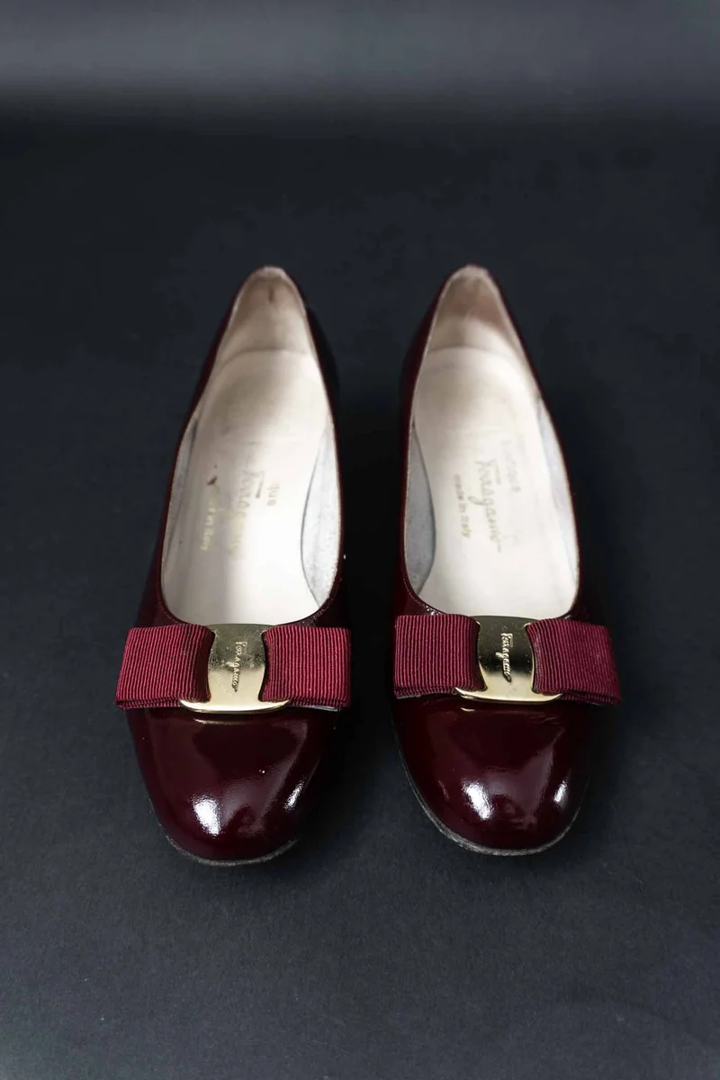 Vintage Salvatore Ferragamo Vara Ballerinas, Lackleder, 5,5