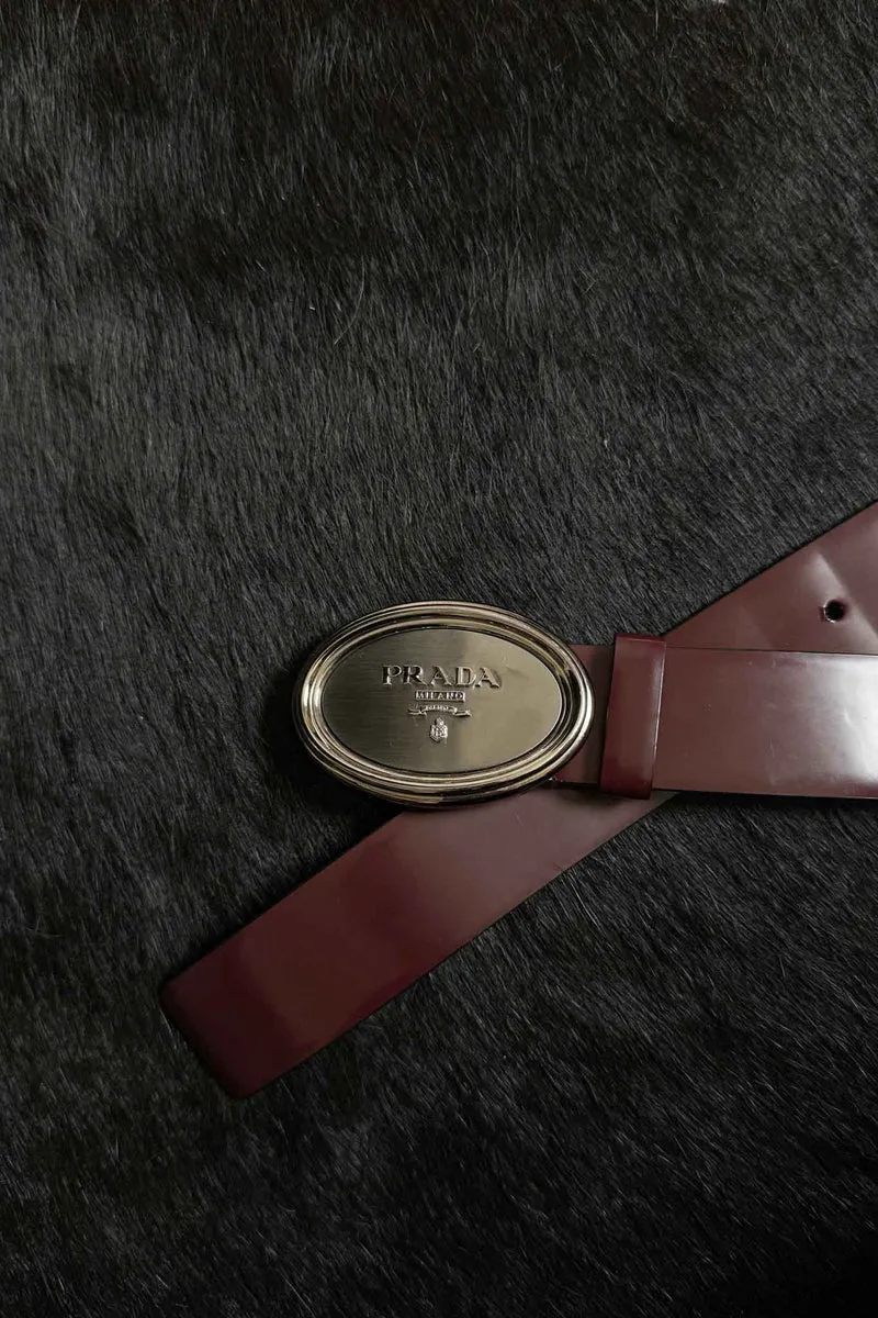 Vintage Prada Vintage Gürtel Bordeaux mit Logo Schließe 95