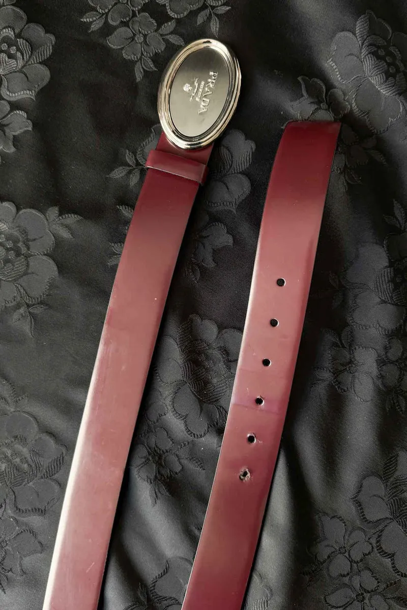 Vintage Prada Vintage Gürtel Bordeaux mit Logo Schließe 95