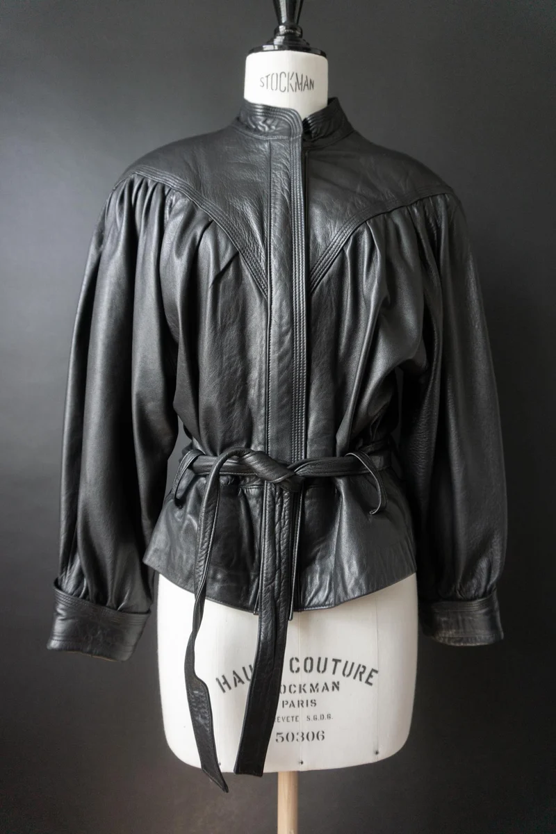 Vintage 80s Babybat Lederjacke mit Zipper und Gürtel, S–M
