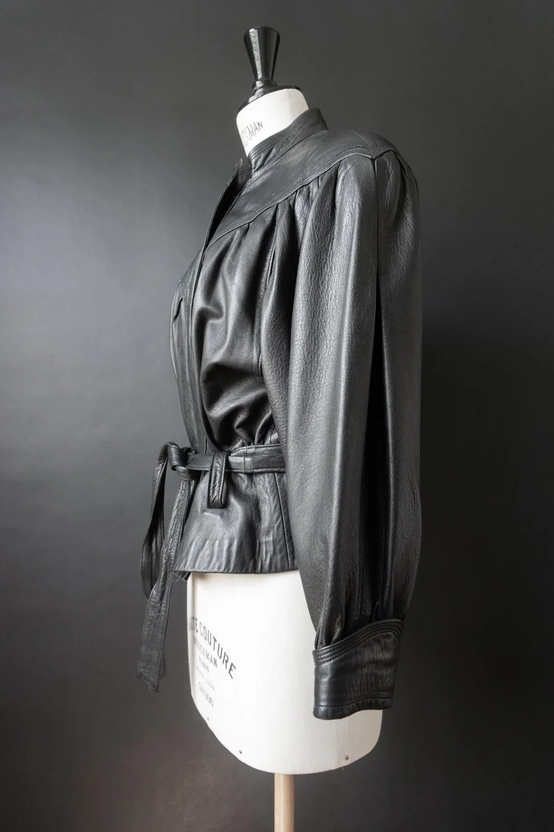 Vintage 80s Babybat Lederjacke mit Zipper und Gürtel, S–M