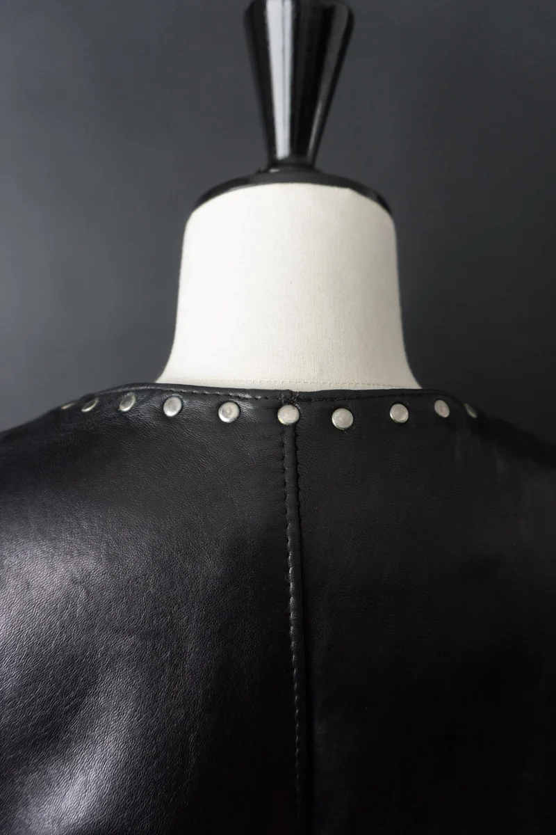Vintage 80s Nieten Lederjacke, Cropped und boxy, S–M
