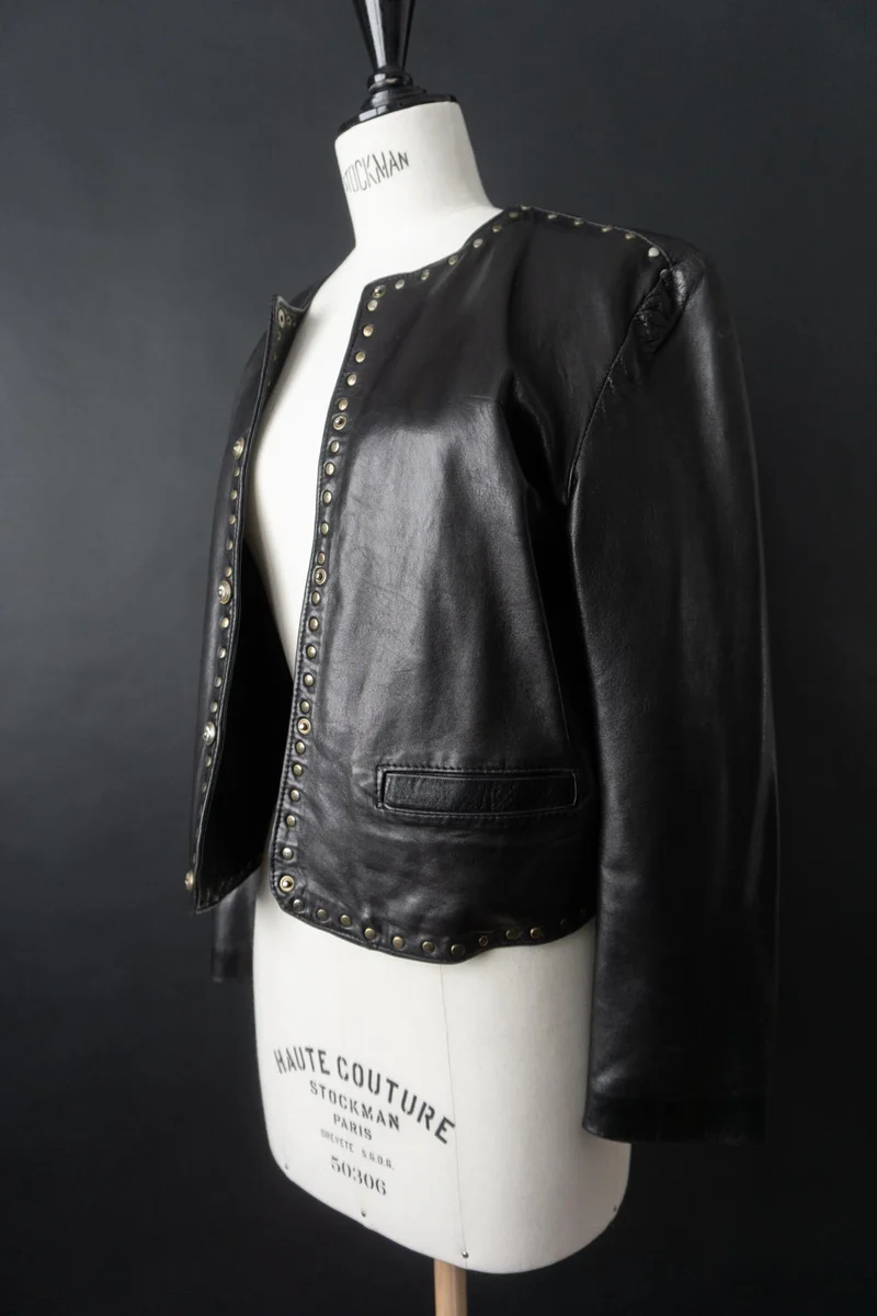 Vintage 80s Nieten Lederjacke, Cropped und boxy, S–M