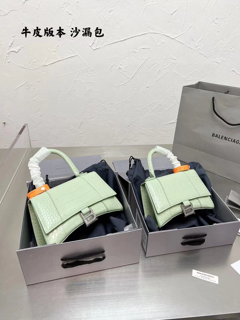 B Shoulder Bag