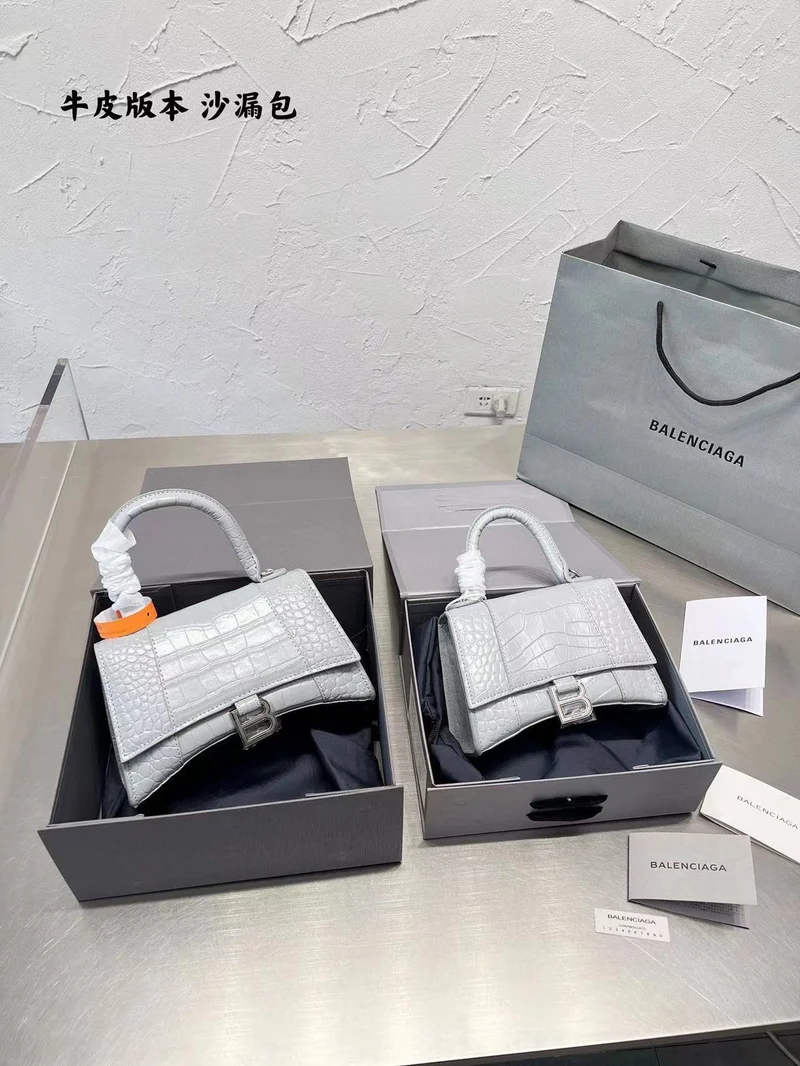 B Shoulder Bag