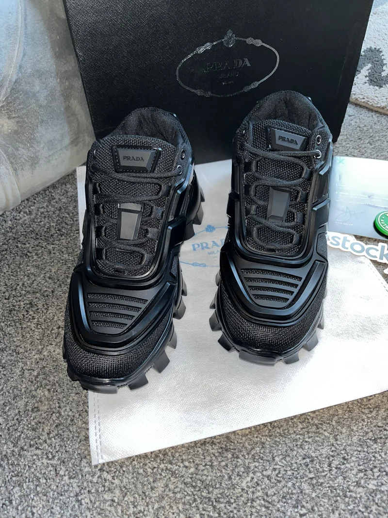 Black Thunder Trainers