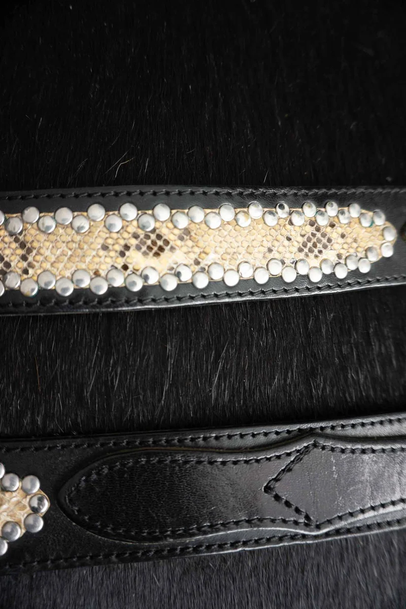 Toggery Hamburg Vintage Gürtel – Schwarzes Leder mit Schlangen-Details & Nieten, S–M