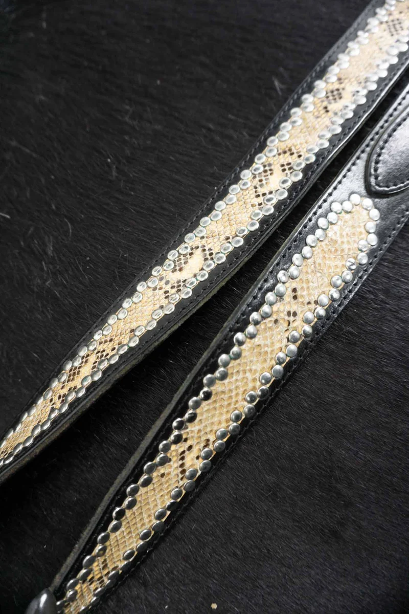 Toggery Hamburg Vintage Gürtel – Schwarzes Leder mit Schlangen-Details & Nieten, S–M