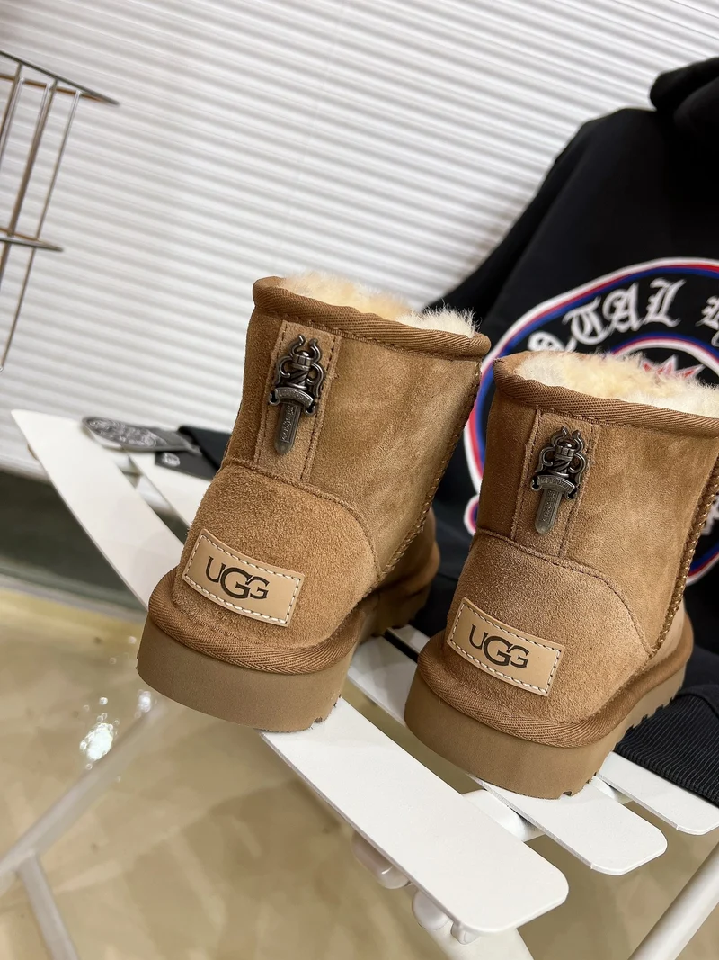 Cross Short Ugg Boots