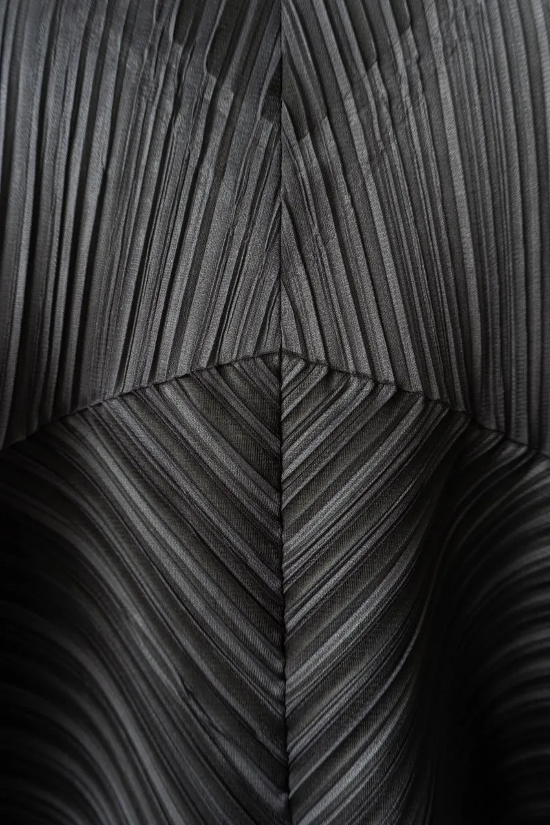 Vintage Pleats Please Issey Miyake – Architektonisches Plissee-Top in Anthrazit, S–XL