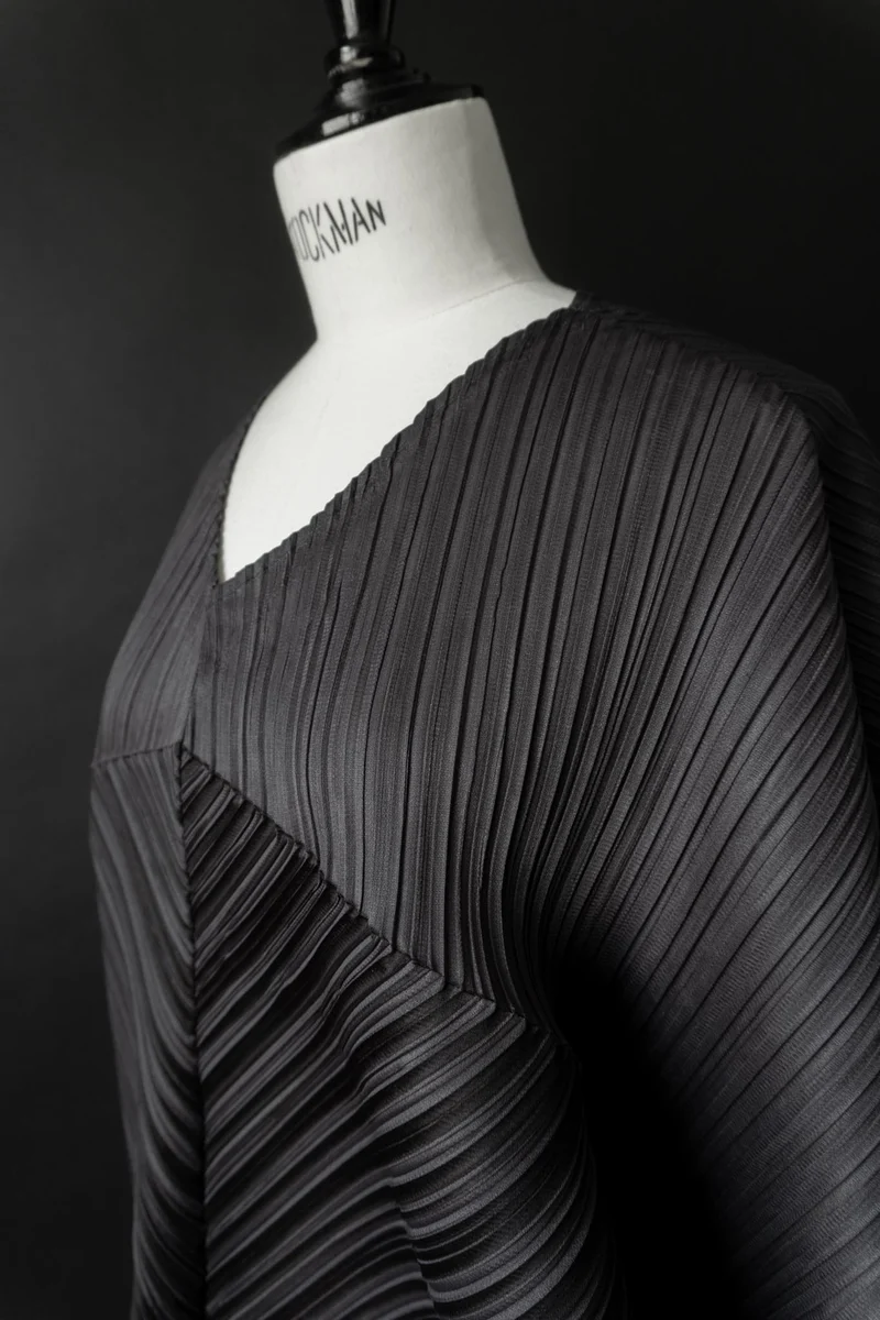 Vintage Pleats Please Issey Miyake – Architektonisches Plissee-Top in Anthrazit, S–XL
