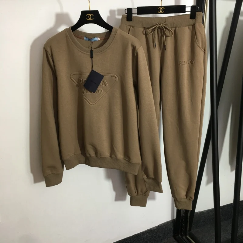 Prade Jumper & Jogger Set