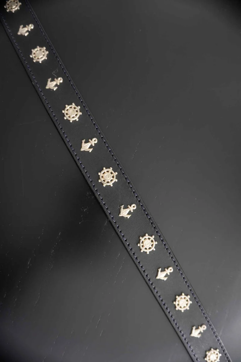 Vintage Ledergürtel Schwarz – Maritime Details mit Goldsymbolen