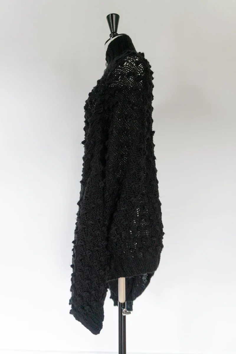 Handgestrickter Oversized Pullover mit Noppenstruktur in Schwarz, M–XXXL