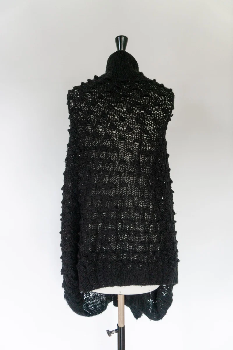 Handgestrickter Oversized Pullover mit Noppenstruktur in Schwarz, M–XXXL