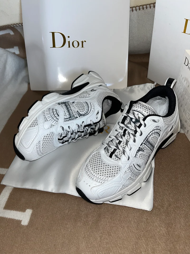 White CD Trainers