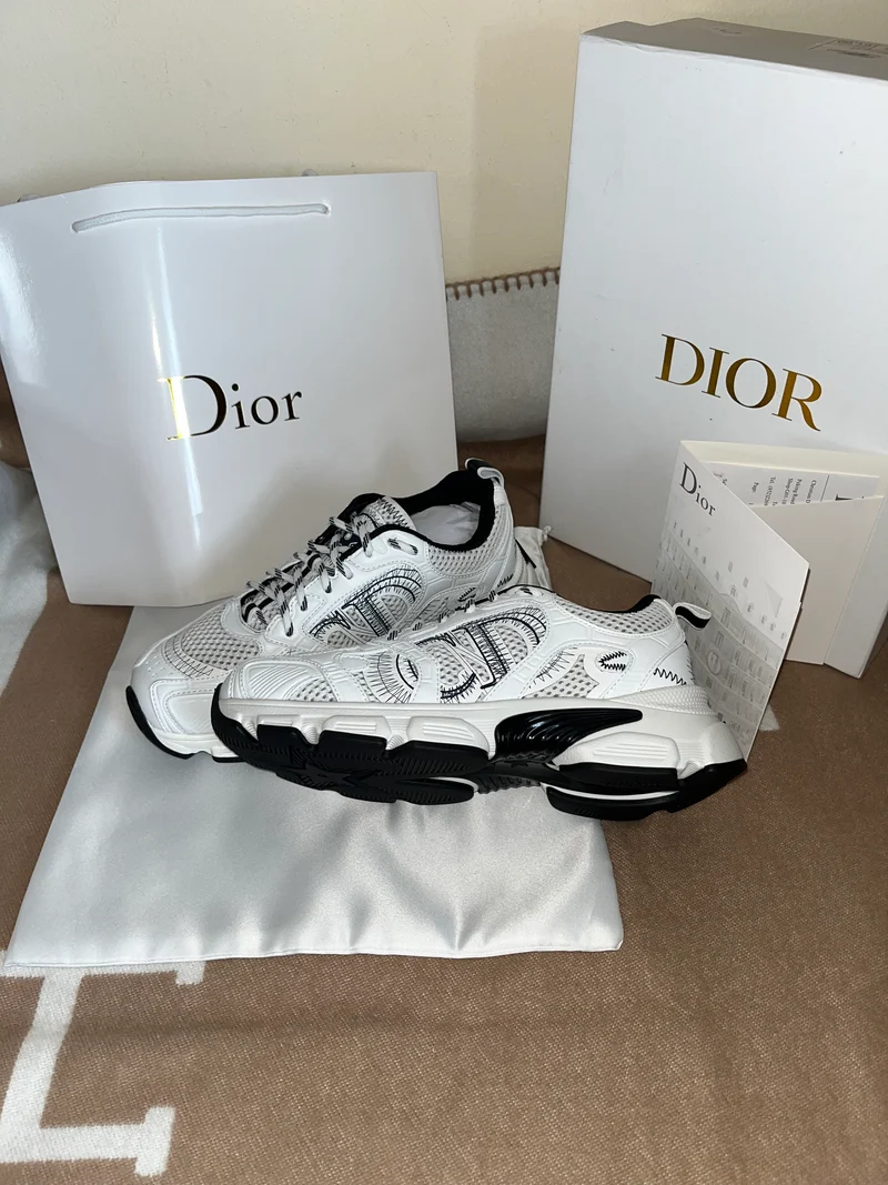 White CD Trainers