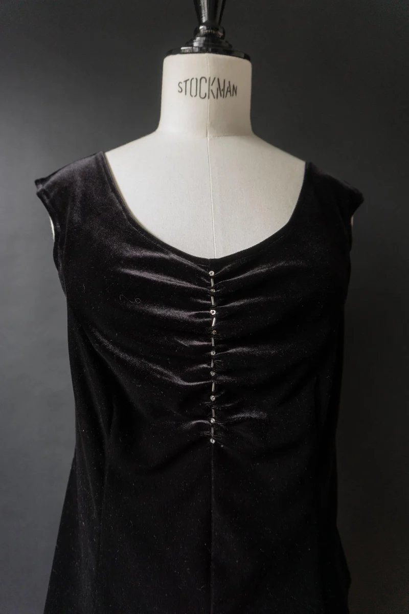 Vintage Samt-Top mit Perlendetails, Schwarz, S–M