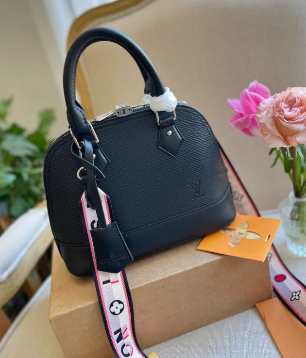 Plain Black Alma Bag
