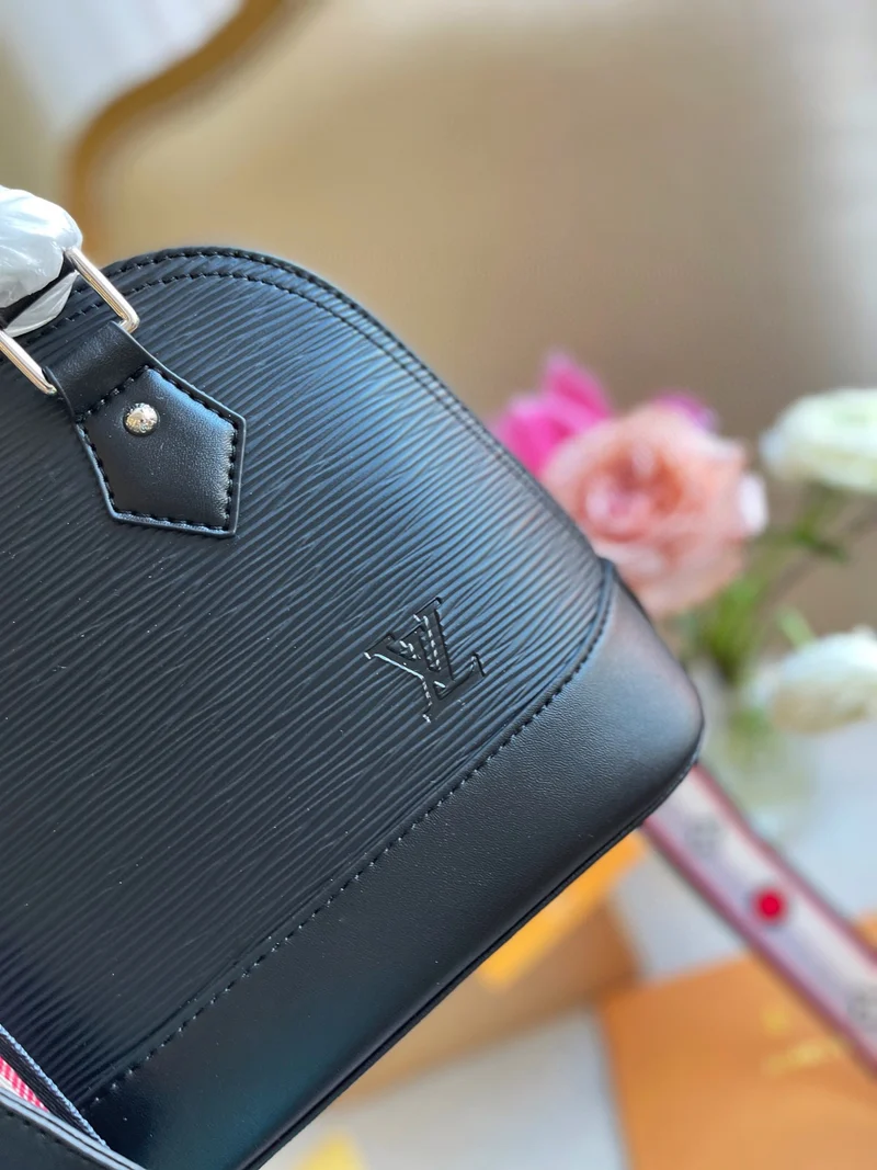 Plain Black Alma Bag