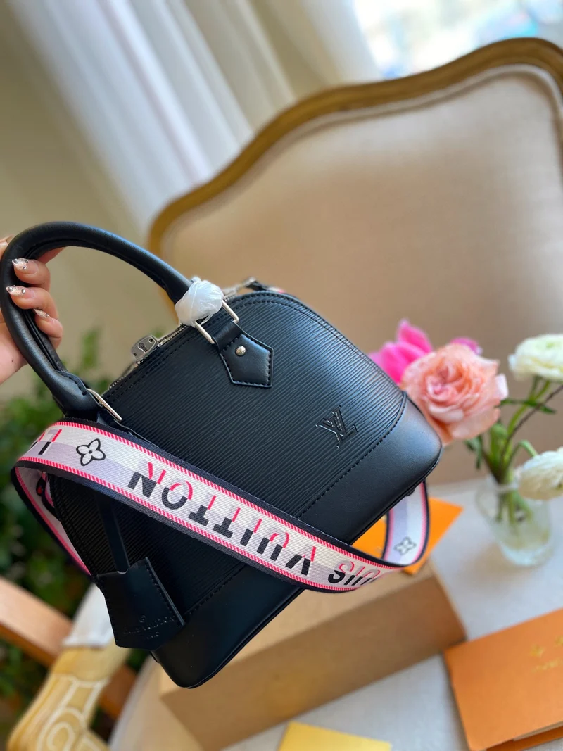 Plain Black Alma Bag