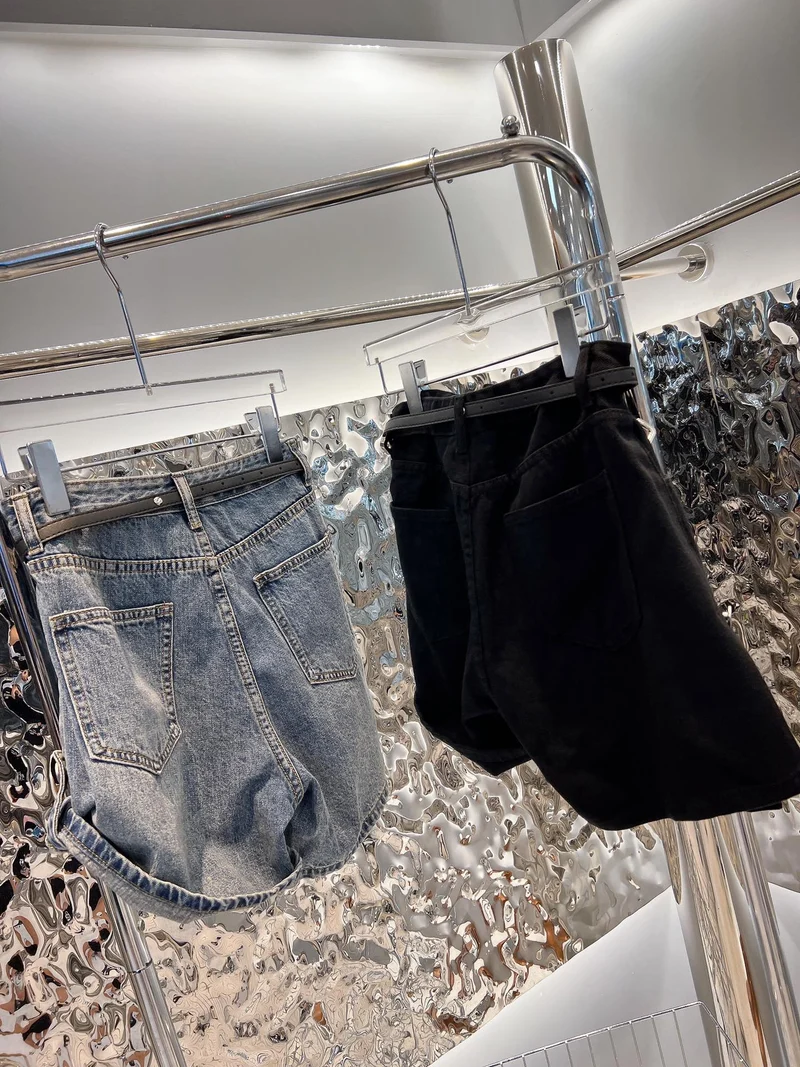 Plain Jean Shorts & Belt