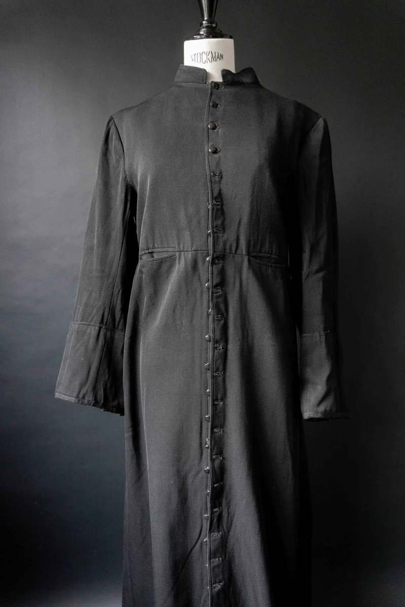 Antiker französischer Pfarrermantel – schwarzer Clergy Coat mit Knopfleiste, M–L