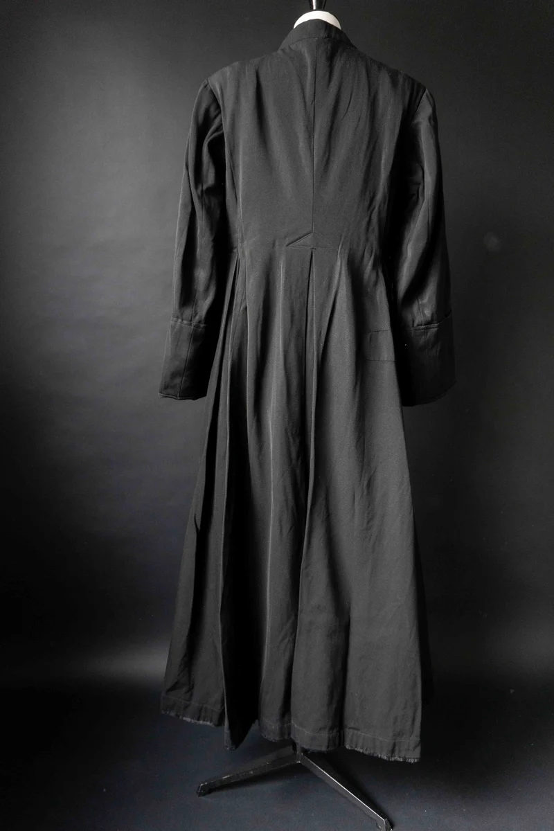 Antiker französischer Pfarrermantel – schwarzer Clergy Coat mit Knopfleiste, M–L