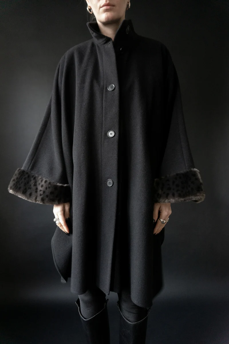 Vintage 80s Cape aus Wolle mit Kunstfellbesatz und abnehmbarem Schal, One Size