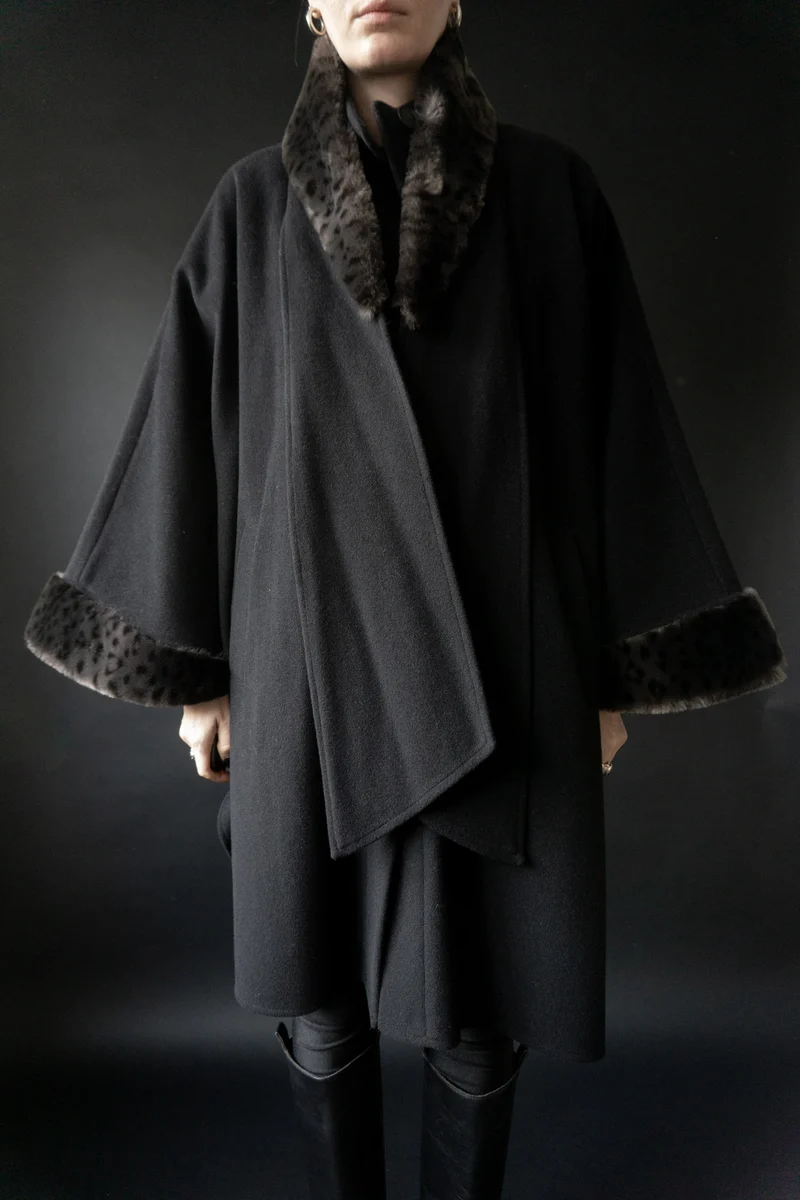 Vintage 80s Cape aus Wolle mit Kunstfellbesatz und abnehmbarem Schal, One Size