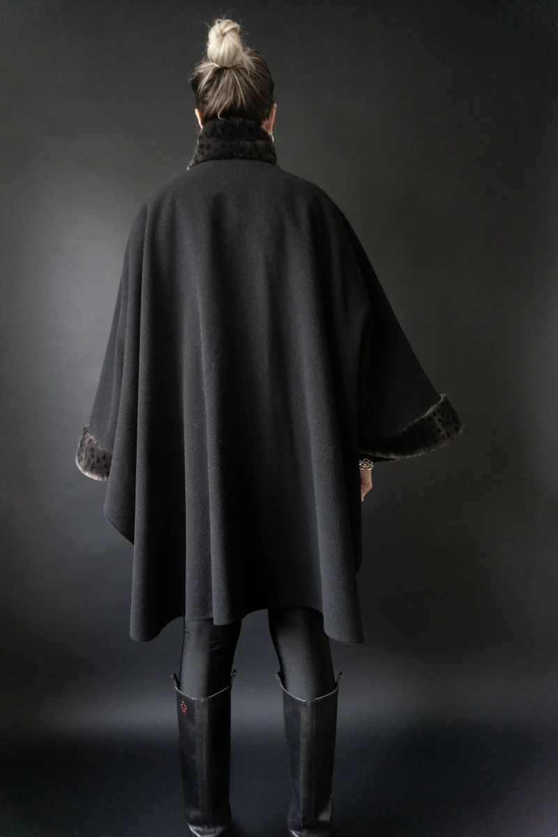 Vintage 80s Cape aus Wolle mit Kunstfellbesatz und abnehmbarem Schal, One Size