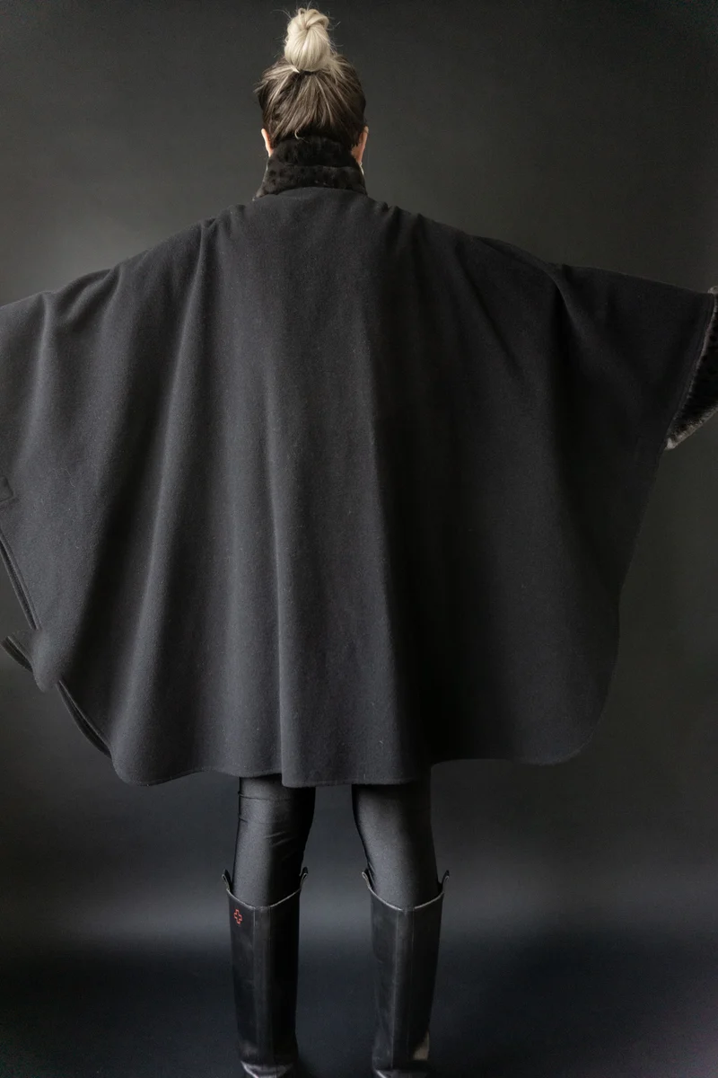 Vintage 80s Cape aus Wolle mit Kunstfellbesatz und abnehmbarem Schal, One Size