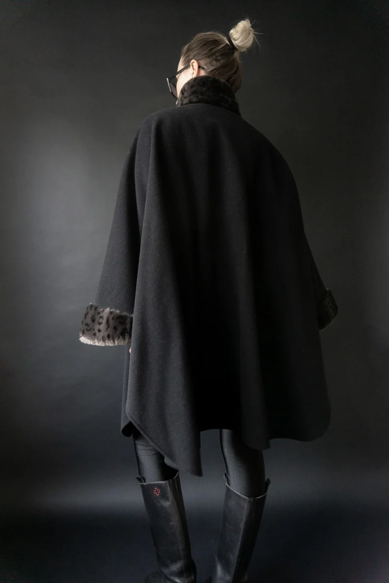 Vintage 80s Cape aus Wolle mit Kunstfellbesatz und abnehmbarem Schal, One Size