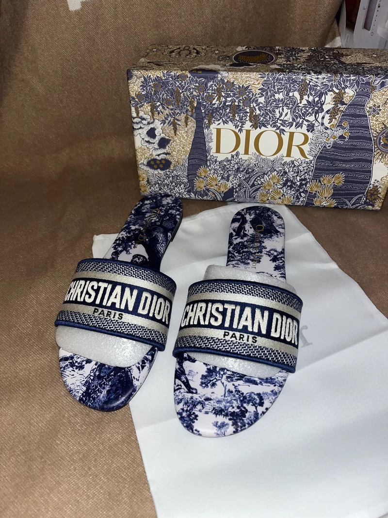 Diora Sandals
